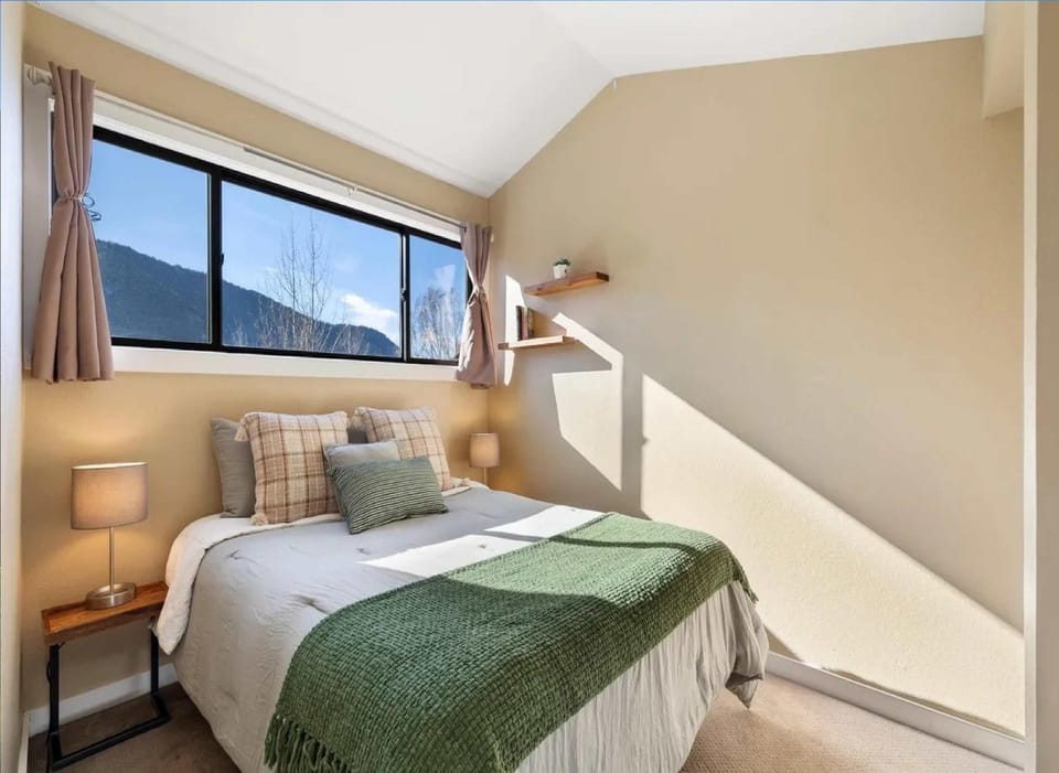 Modern 2BR Jackson Condo Apartment in Jackson