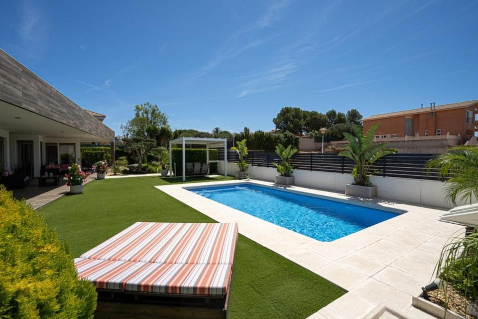 Garden, Swimming pool
