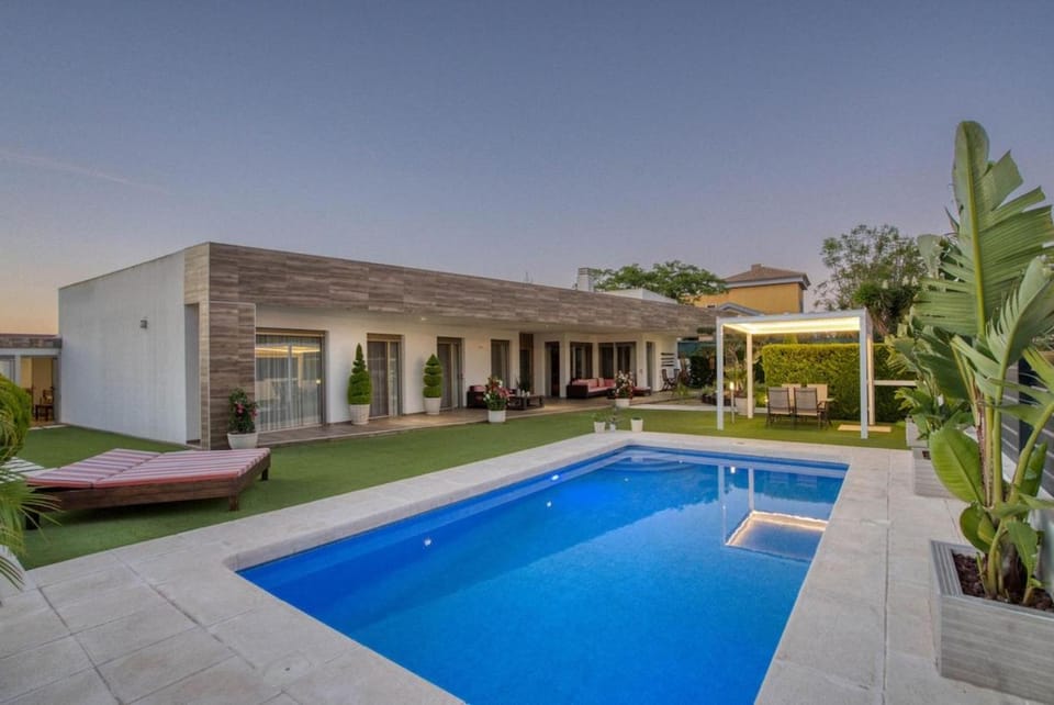 Garden, Swimming pool
