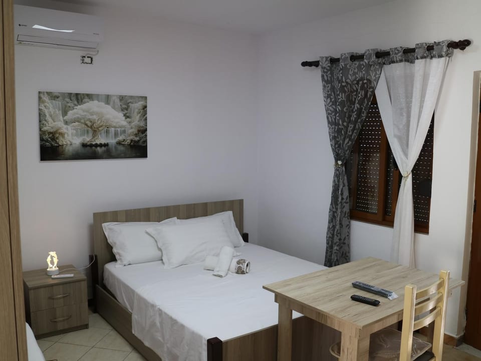 Bed, Bedroom, air conditioner