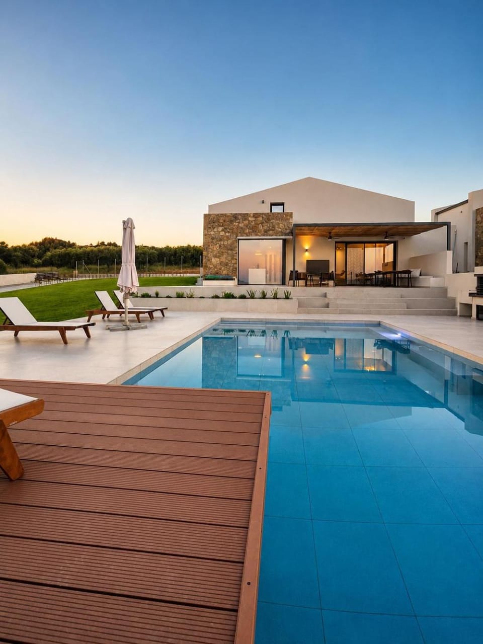 Swimming pool