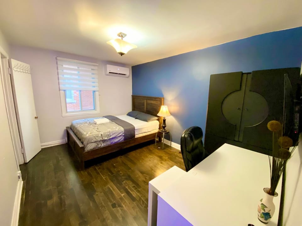 GUEST HOUSE - MontREAL Homes Apartment in Côte Saint-Luc