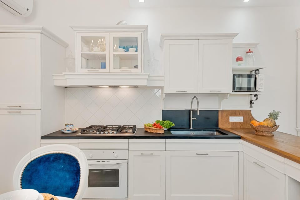 Kitchen or kitchenette, pet friendly, toaster