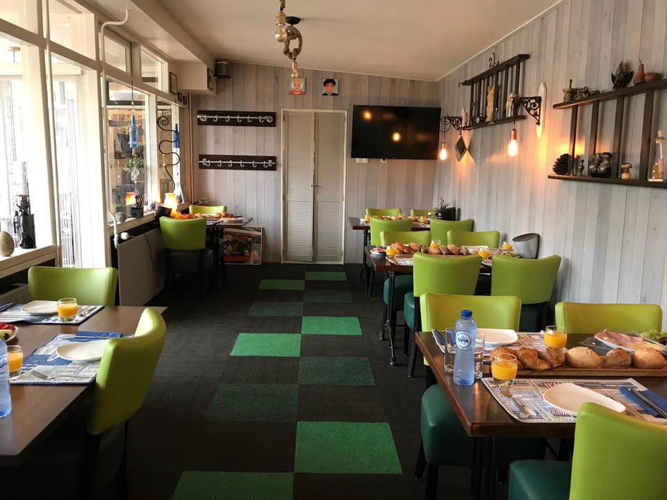 Food and drinks, Food, Breakfast, Internal: Not applicable to any particular room