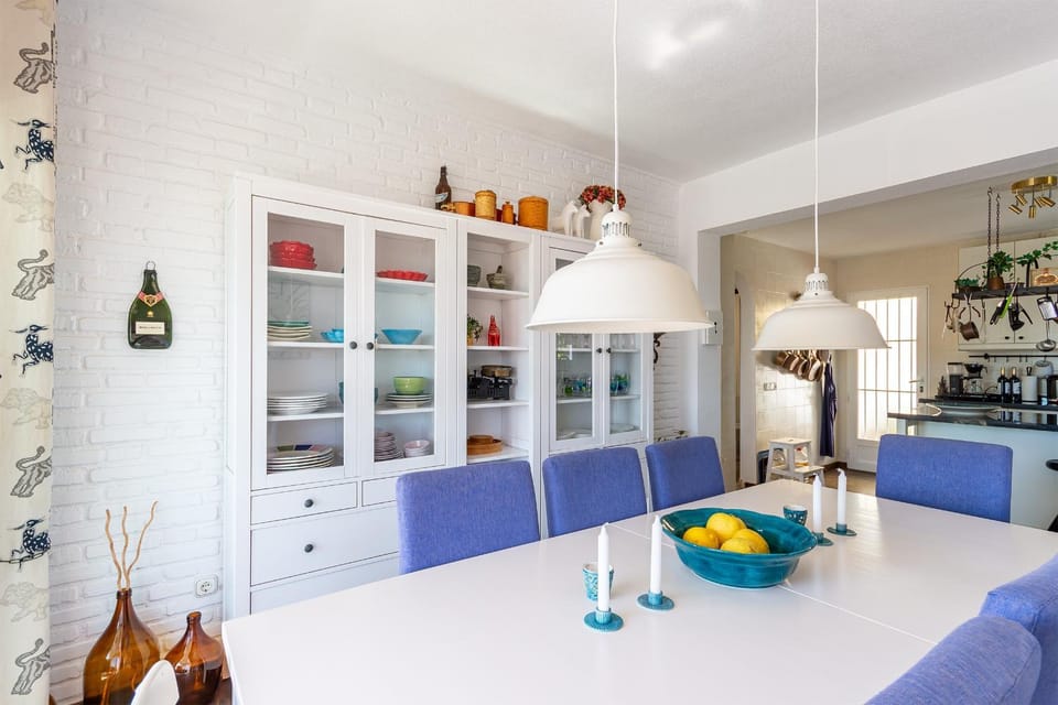Property building, Kitchen or kitchenette, Living room