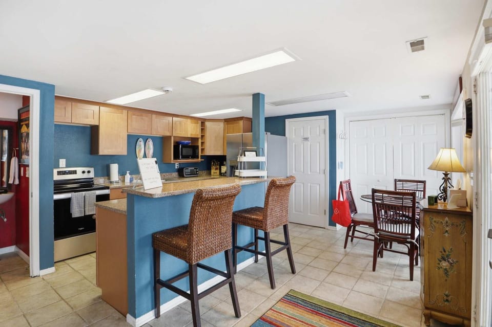 Kitchen or kitchenette, kitchen