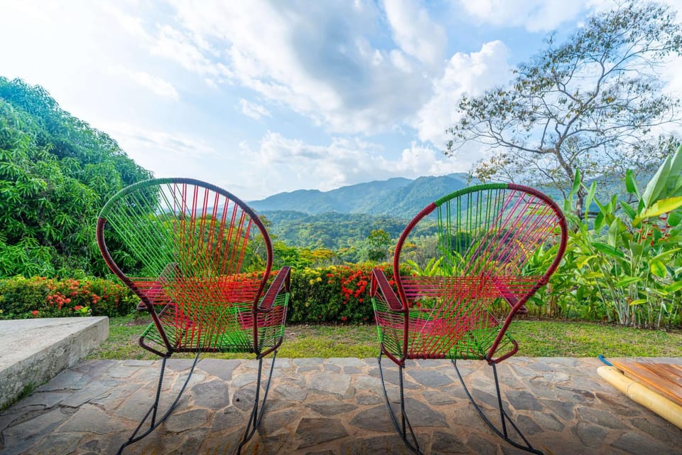 Privacy-Panoramic views-Large Pool-Mountain top House in Quepos
