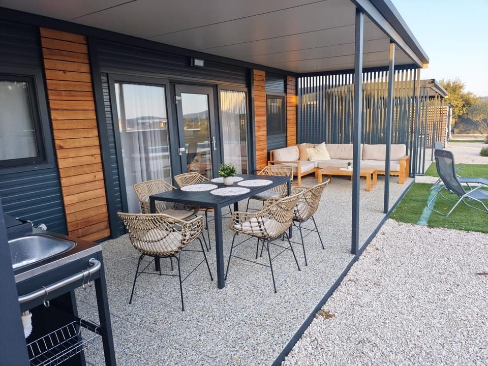 Balcony/Terrace, Balcony/Terrace