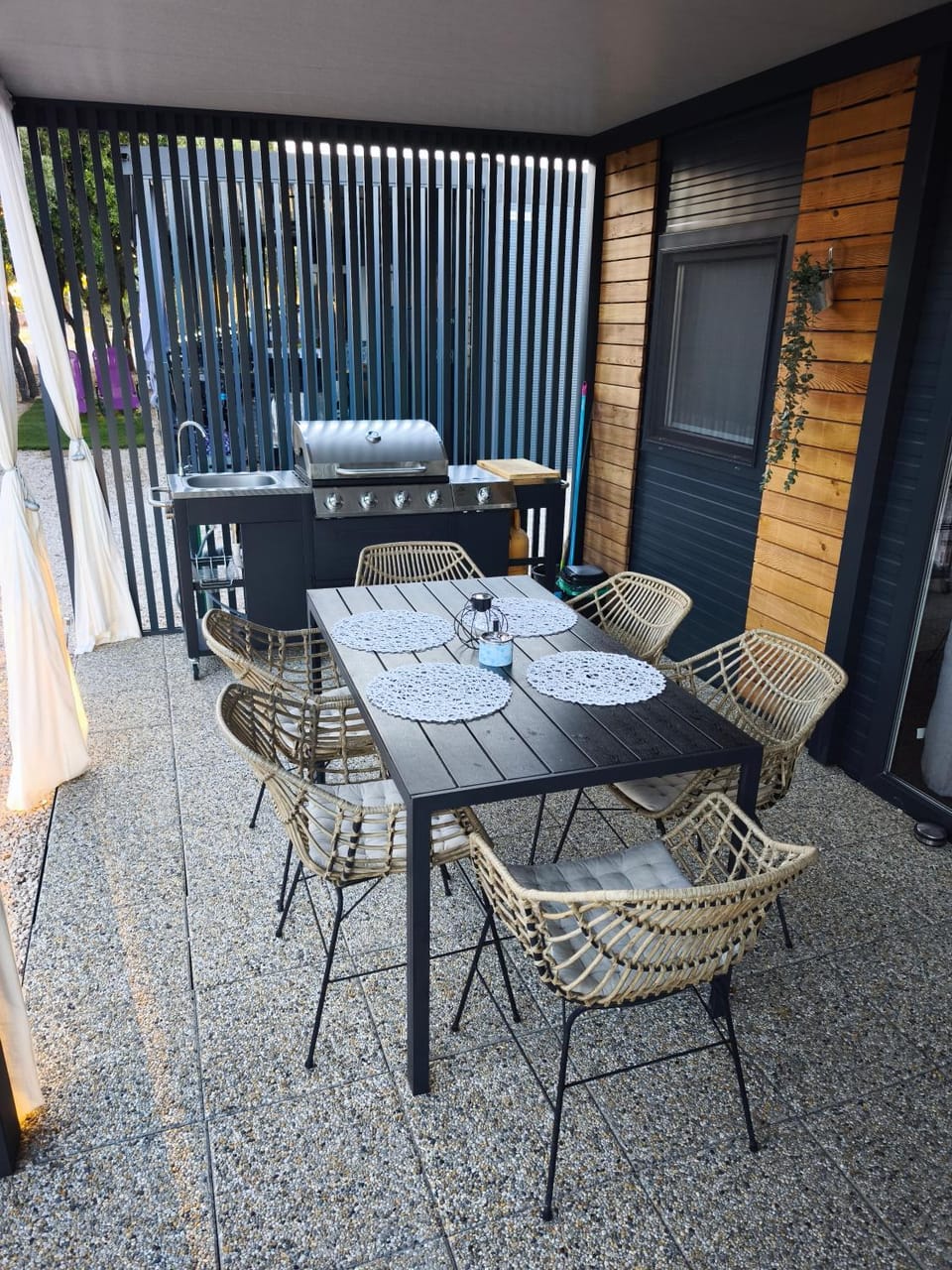 BBQ facilities, Balcony/Terrace
