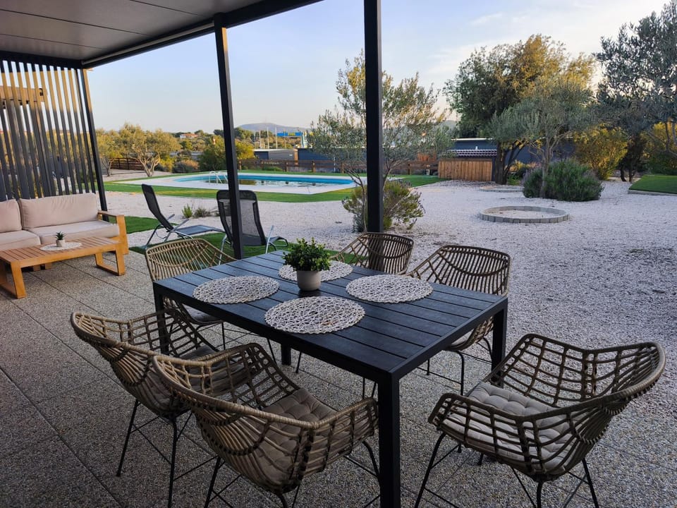 Balcony/Terrace, Pool view