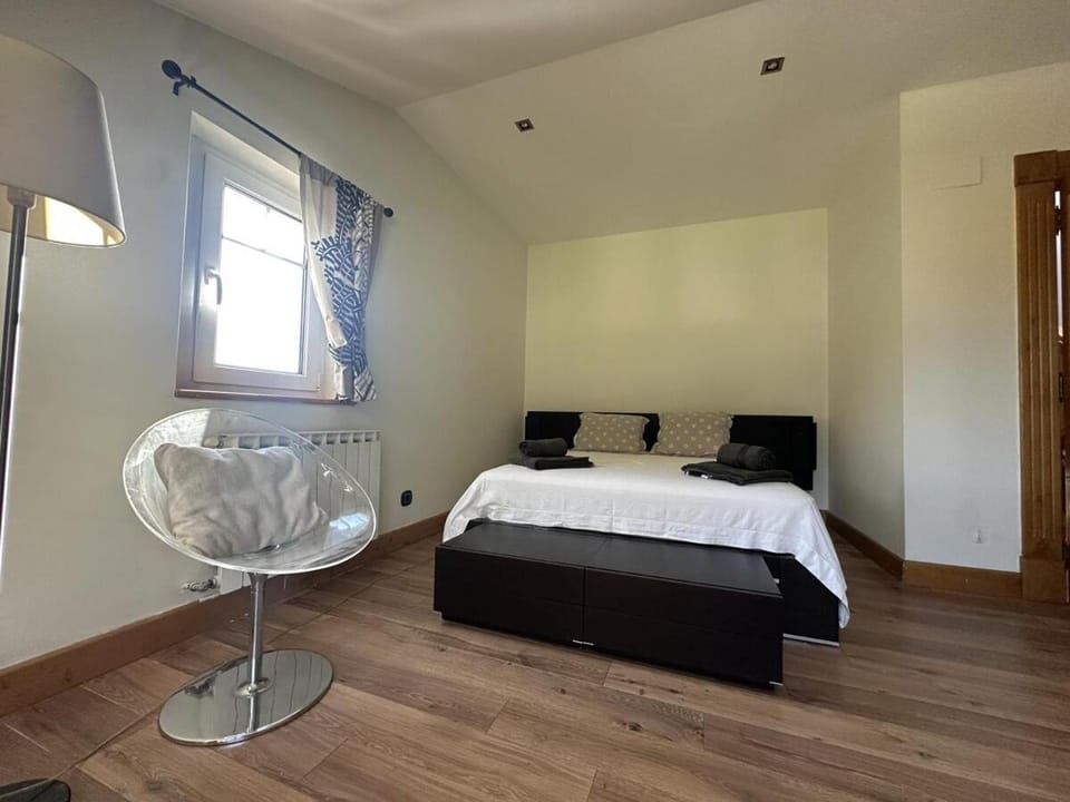 Villa exclusiva con bosque privado, barbacoa y gran jardín Villa in Cantabria