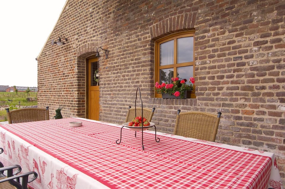 Facade/entrance, Balcony/Terrace, Decorative detail