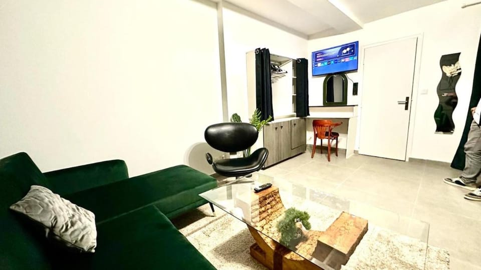 Emerald 102 - 5 min Circuit 24H du Mans Apartment in Le Mans