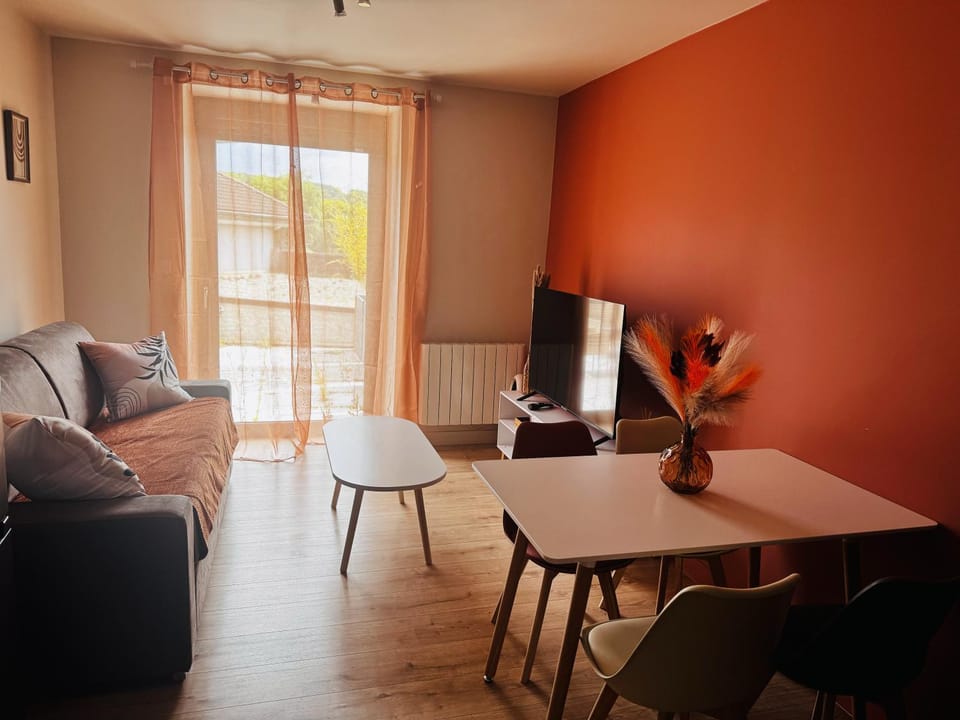 Le Terracotta Lounge T2 moderne à 2 pas de la gare Apartment in Haute-Savoie