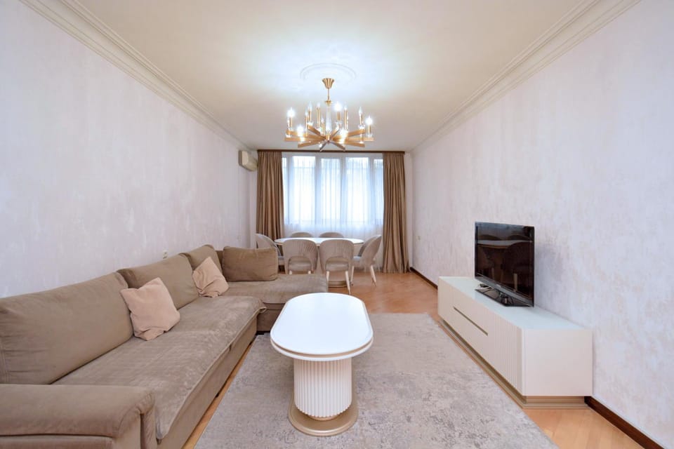 Three-Bedroom Apartment Near Republic Square Apartment in Yerevan