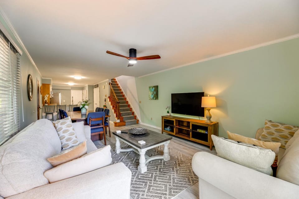 2 Mi to Bethany Beach: Duplex w/ Private Deck House in Bethany Beach