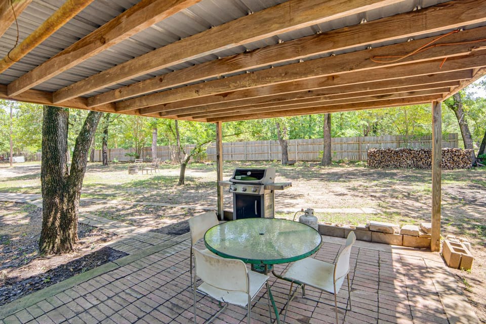 Lake Tawakoni Basecamp: Covered Patio + Fire Pit! House in Lake Tawakoni