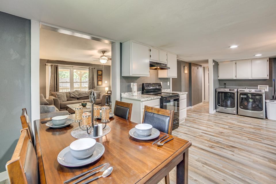 Lake Tawakoni Basecamp: Covered Patio + Fire Pit! House in Lake Tawakoni