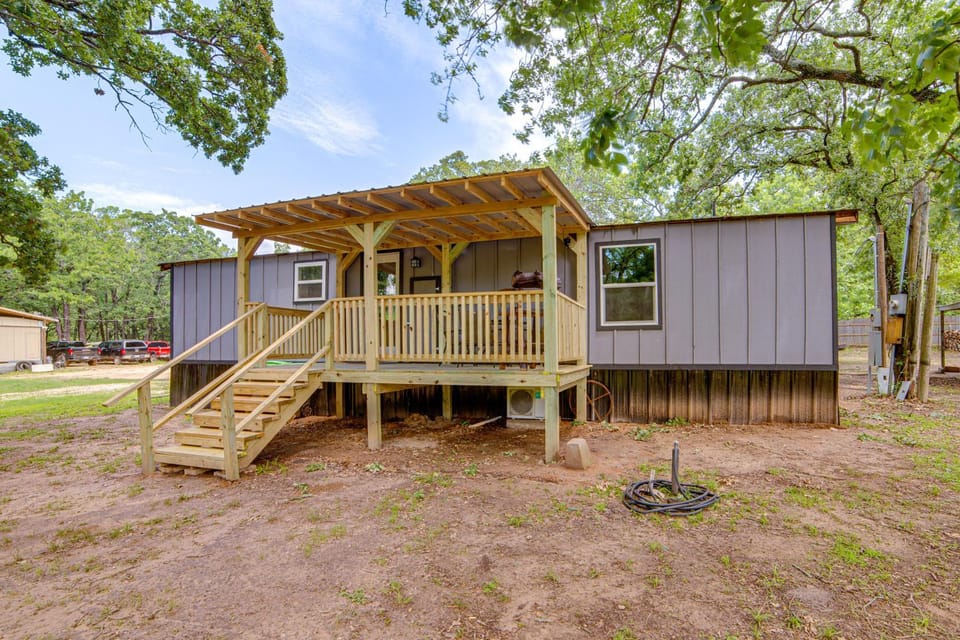 Lake Tawakoni Basecamp: Covered Patio + Fire Pit! House in Lake Tawakoni
