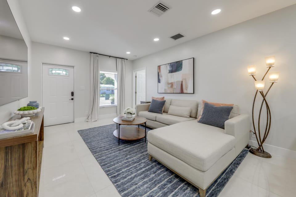 4 Mi to Hard Rock Casino! Duplex Near I-595 & I-95 Apartment in Plantation