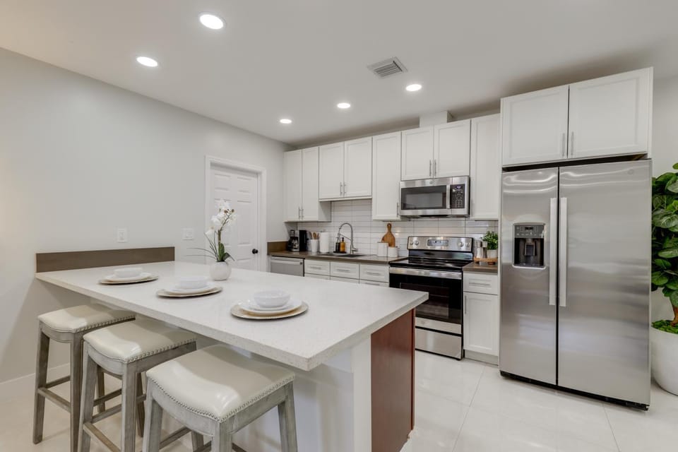 4 Mi to Hard Rock Casino! Duplex Near I-595 & I-95 Apartment in Plantation