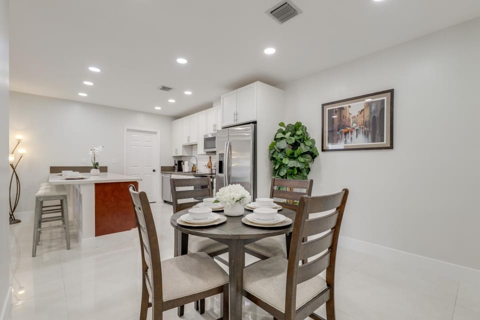 4 Mi to Hard Rock Casino! Duplex Near I-595 & I-95 Apartment in Plantation