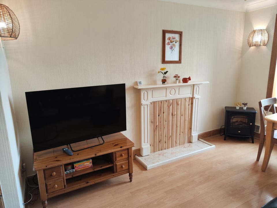 Communal lounge/ TV room, TV and multimedia, Evening entertainment