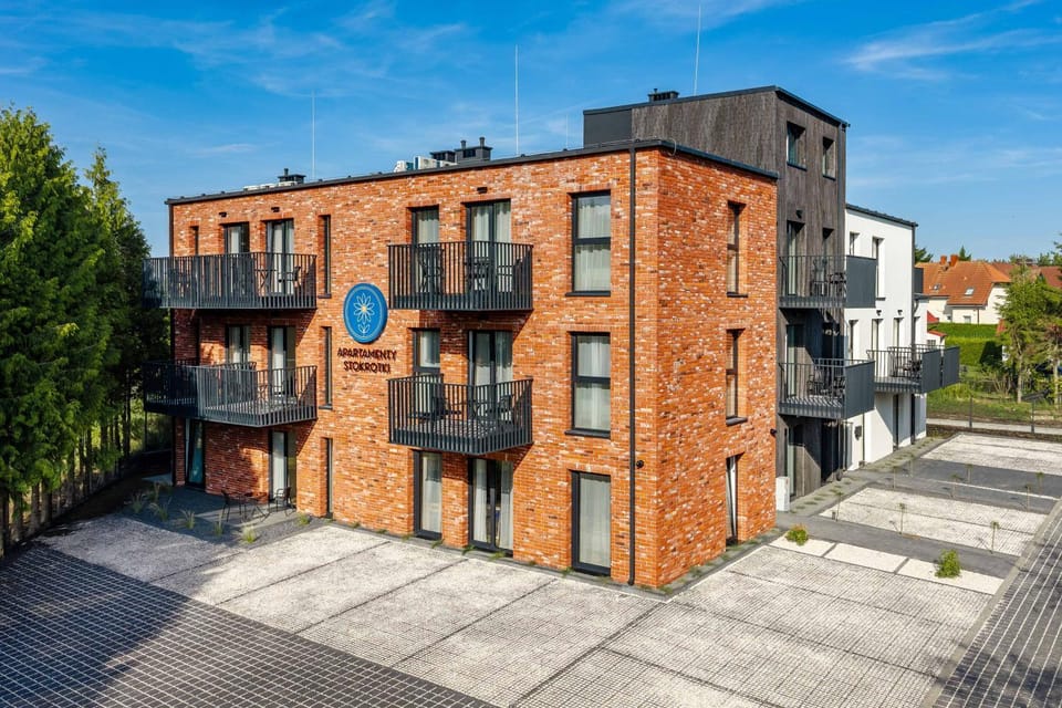 Property building, Day, Neighbourhood
