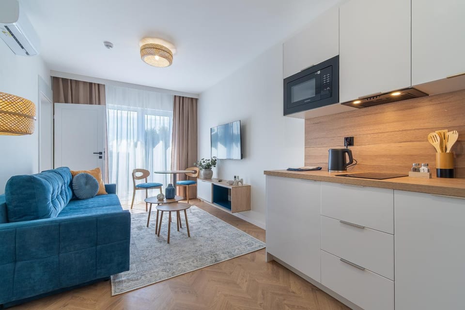 TV and multimedia, Kitchen or kitchenette, Seating area