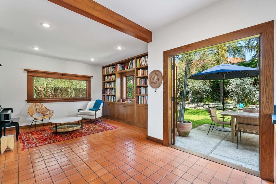 West Adams 4BR Home with Grill Colby & Conrad House in San Fernando Valley
