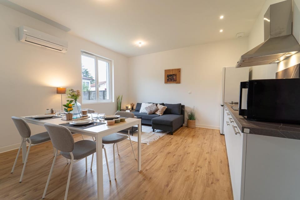Living room, Dining area, kitchen, air conditioner