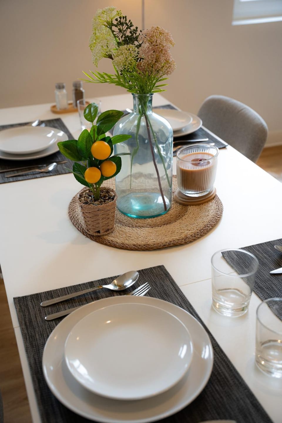 Decorative detail, Dining area