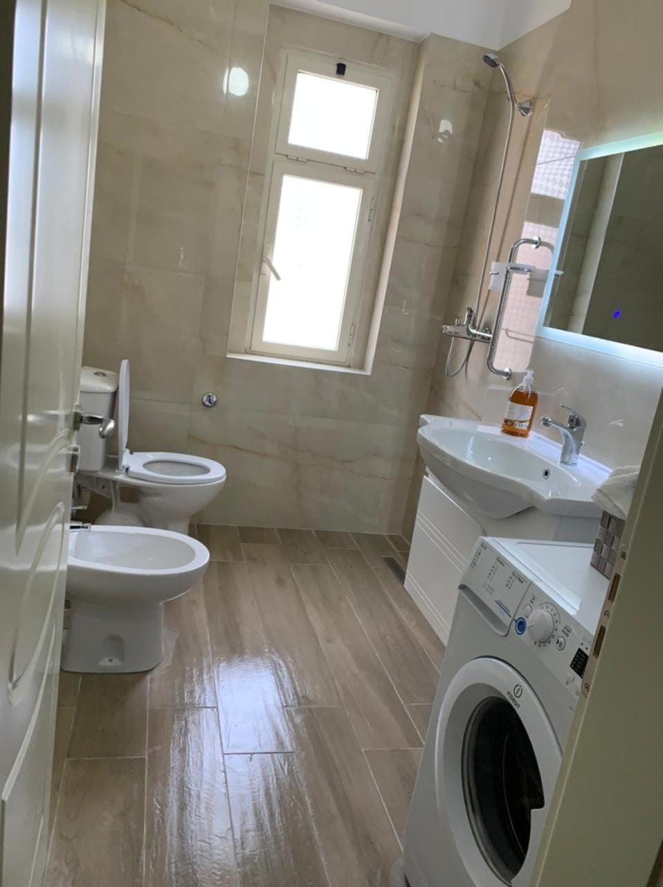 Room with shared bathroom Vacation rental in Tirana