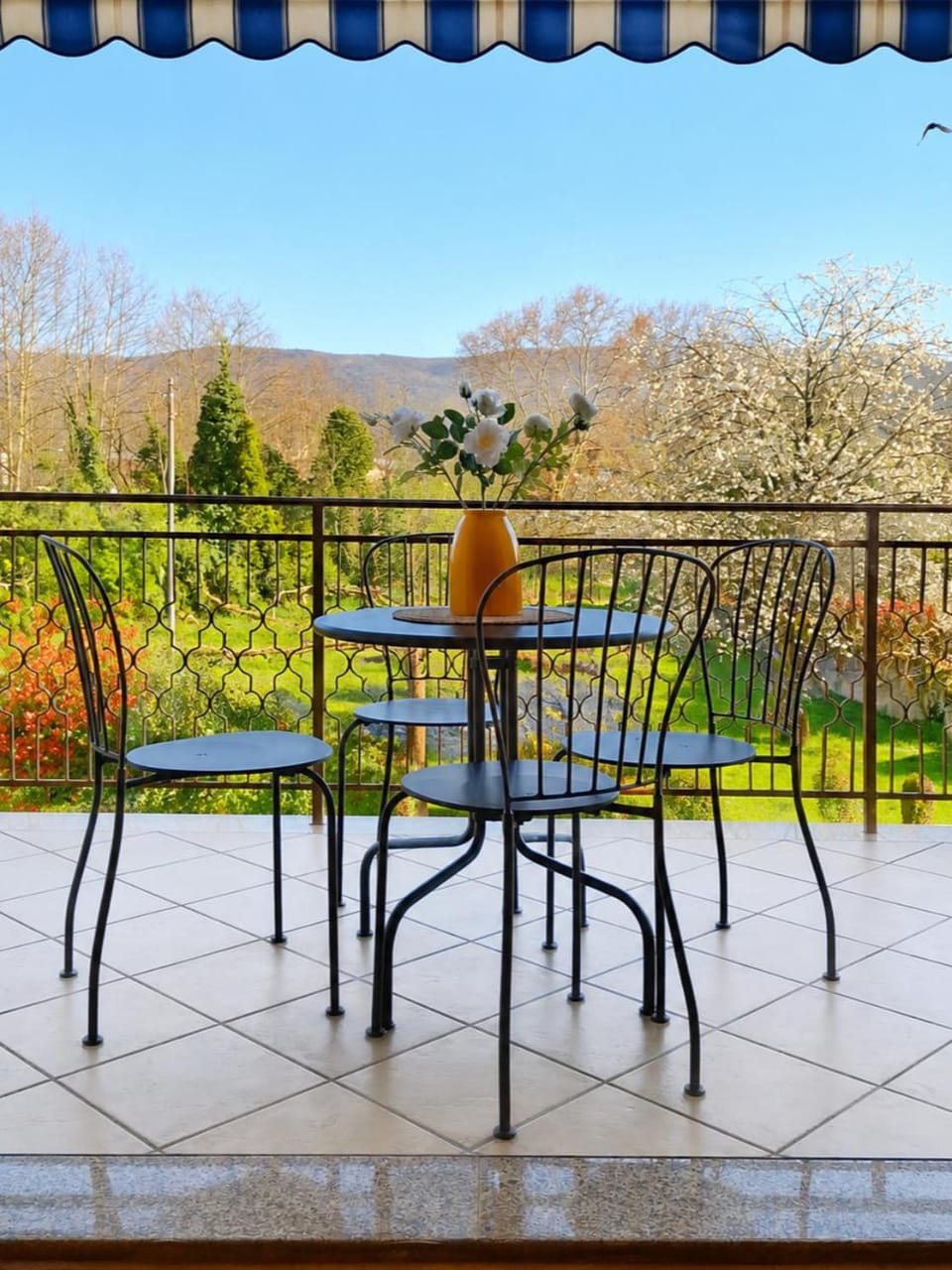 Balcony/Terrace, Garden view
