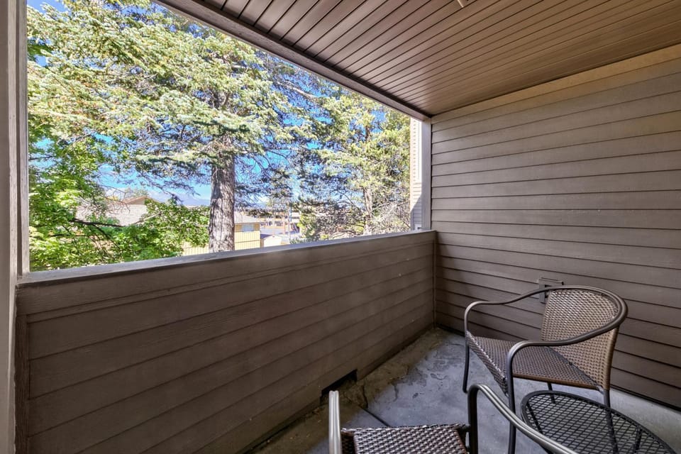 Lakeland Village #223 - Adventure Ready Remodel Apartment in South Lake Tahoe