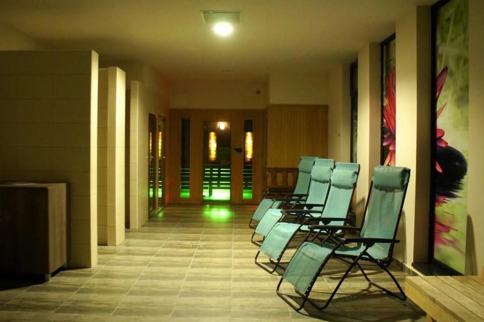 Fitromax Sportpanzió Ajka Bed and Breakfast in Hungary