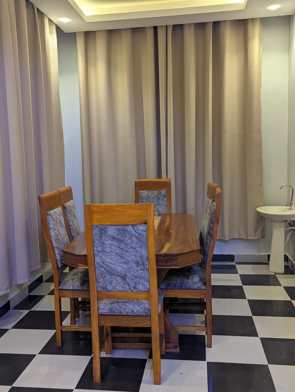Dining area, Dinner