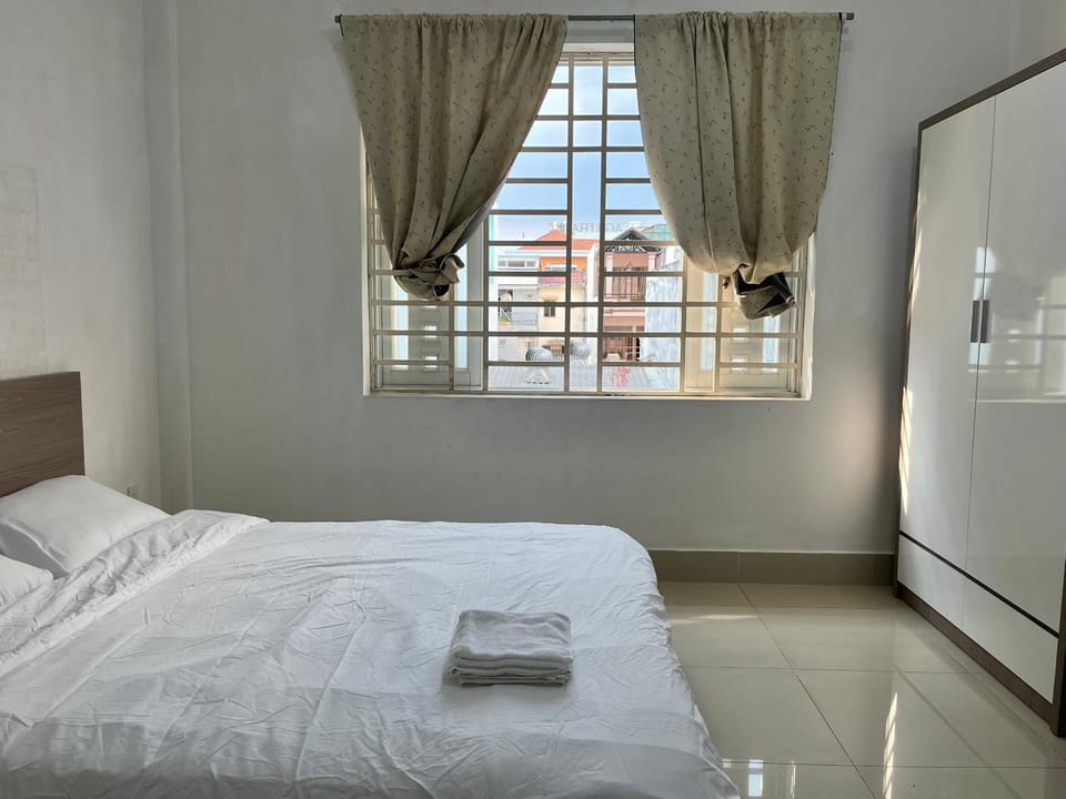 Bed, View (from property/room), Photo of the whole room, Bedroom, towels