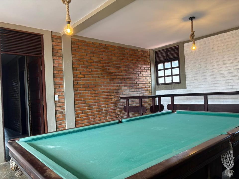 Billiard, Game Room