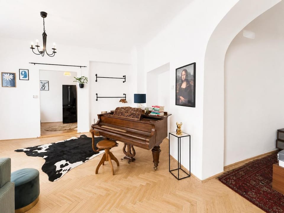 Historic Prague Old flat Steps from Charles Bridge Apartment in Prague