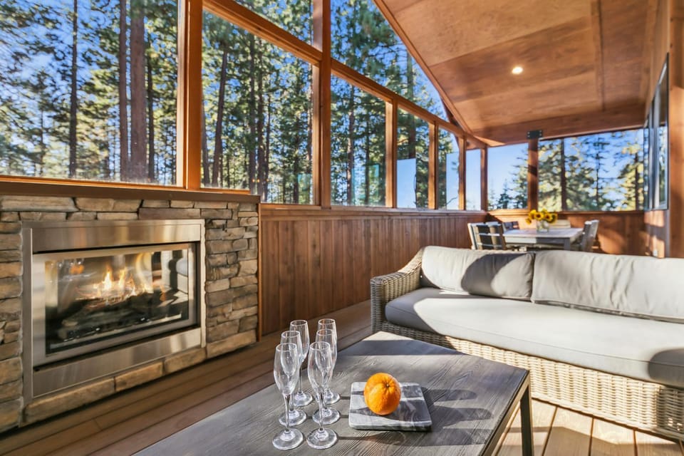 Natural landscape, View (from property/room), Living room, Seating area, fireplace, furniture