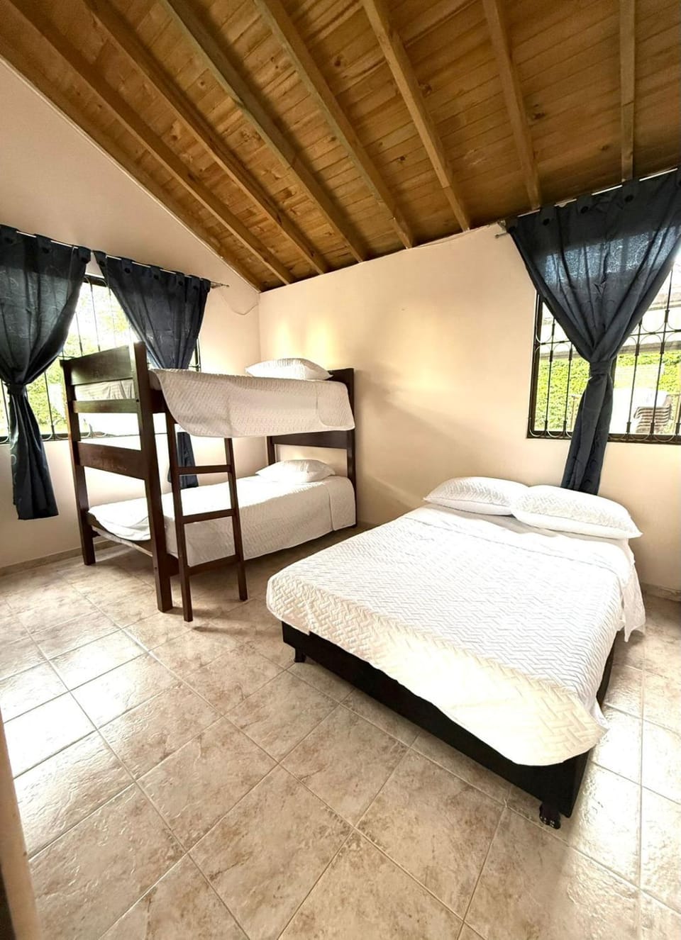 Casa Quinta Campestre El Faro House in Cundinamarca, Colombia