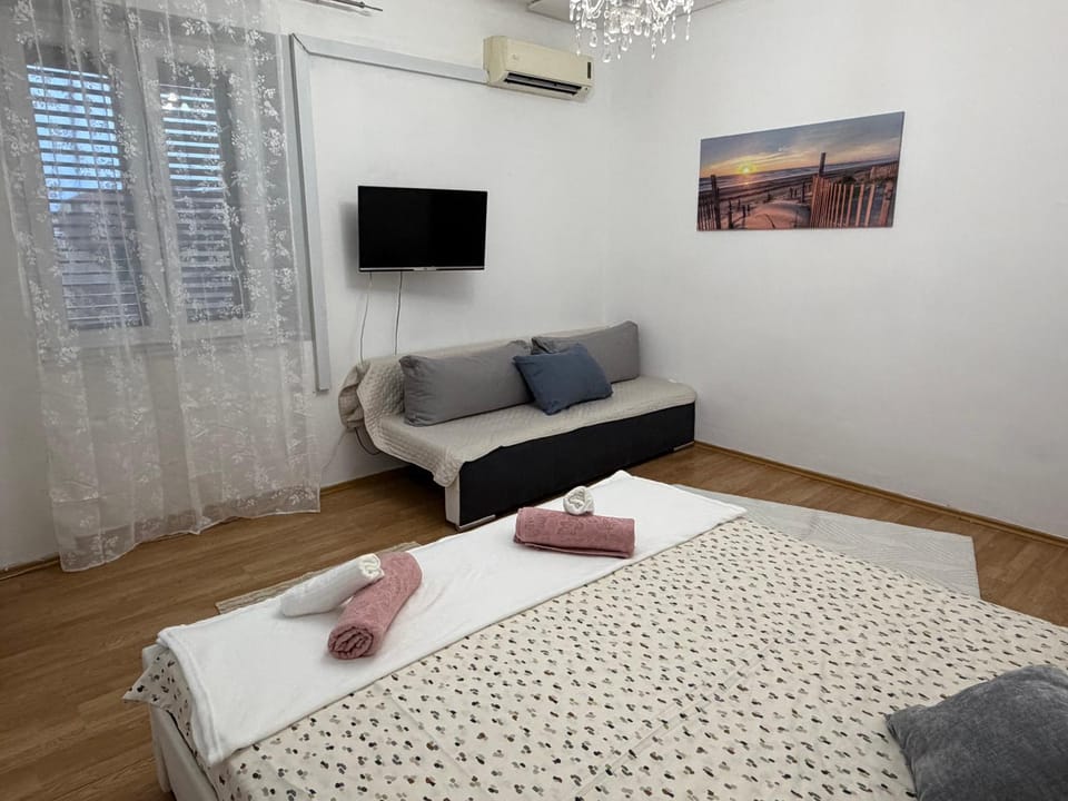 Bed, TV and multimedia