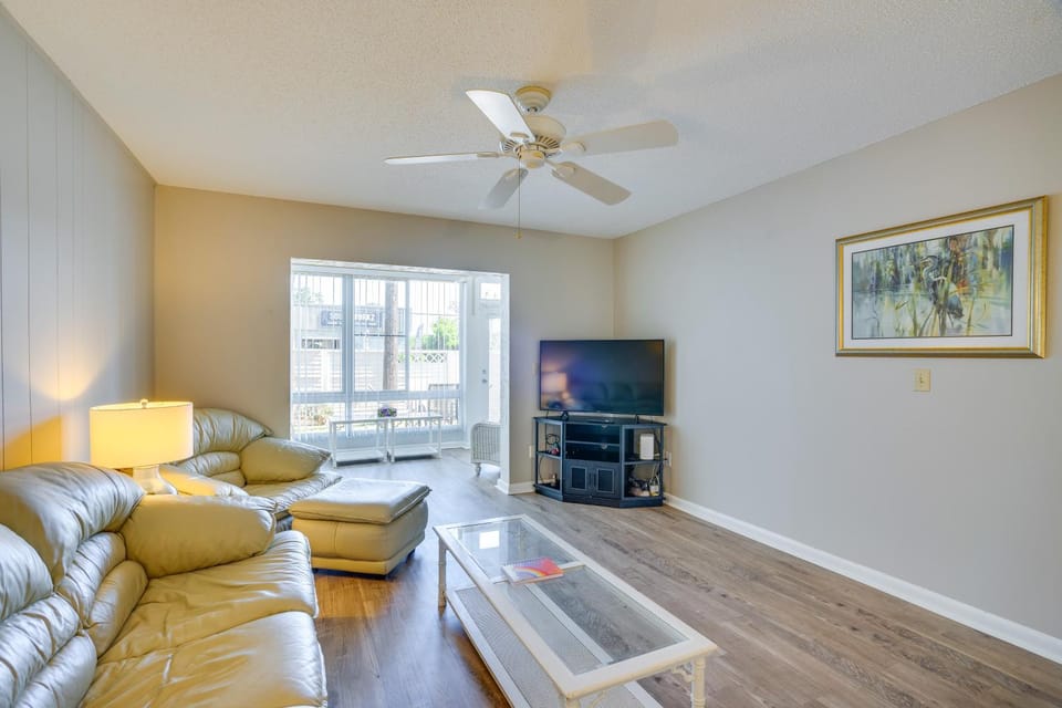 2 Mi to Sand! Port Charlotte Condo w/ Pool Access House in Charlotte Harbor