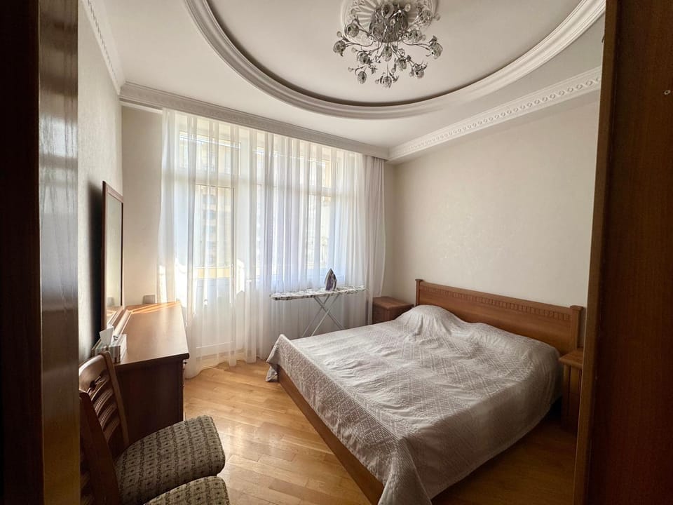 Bedroom, flat iron