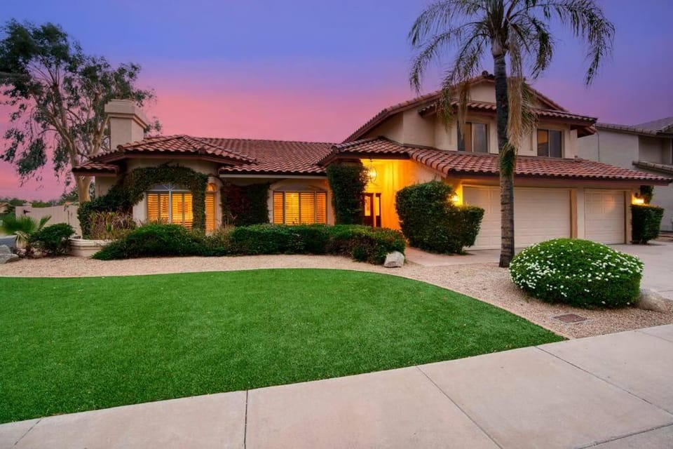 The Hideaway Private Pool Spa Pool Table BBQ House in Scottsdale