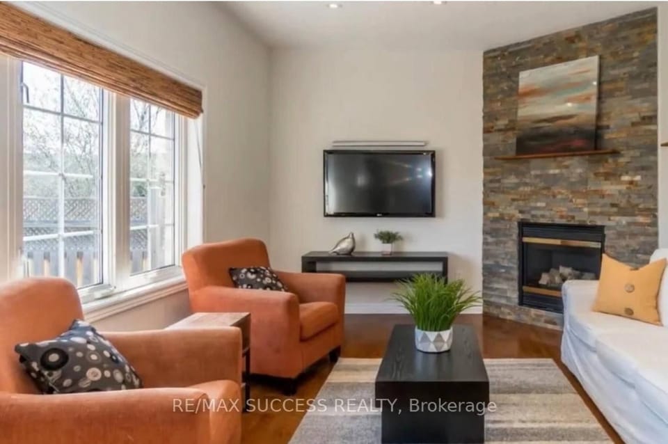 Communal lounge/ TV room, TV and multimedia, Living room, fireplace