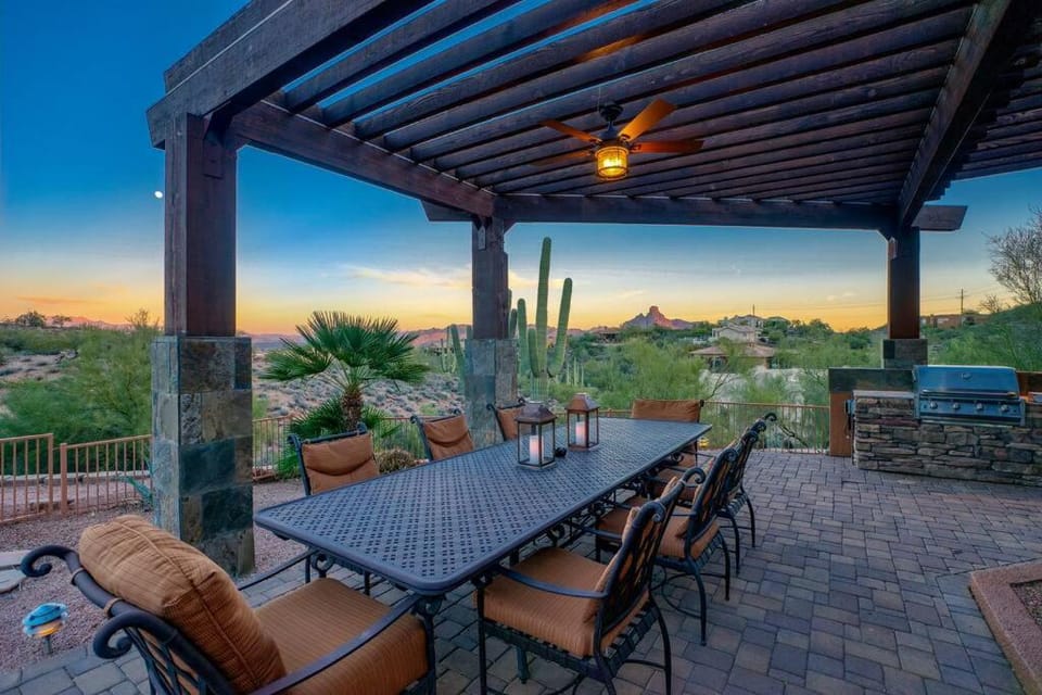 The Refuge Secluded Getaway Pool & Spa House in Fountain Hills
