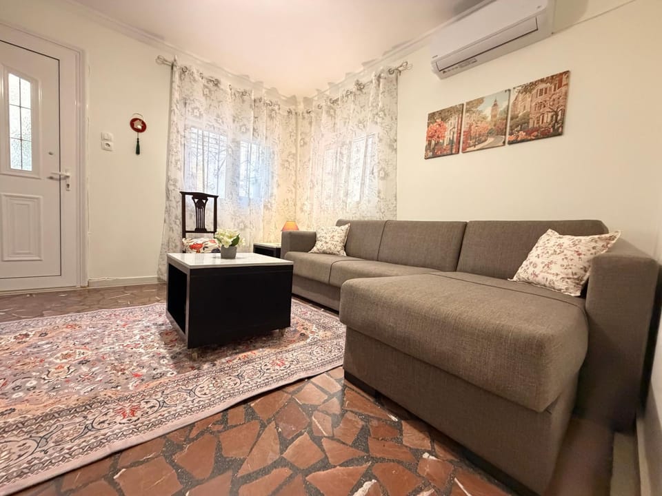 Pink Pencere Center Apartment in Decentralized Administration of the Aegean