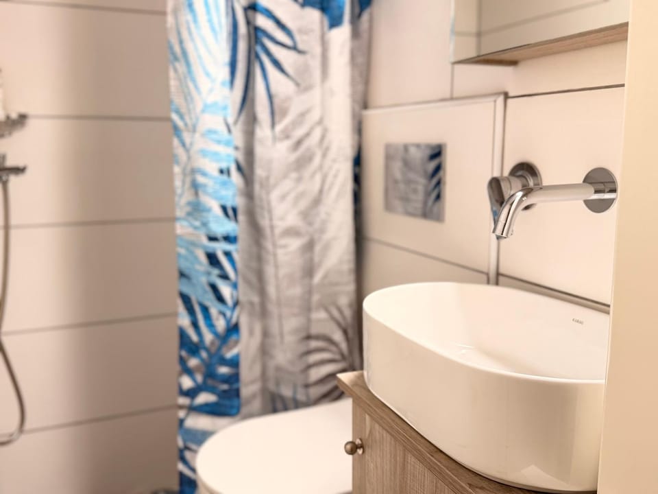 Pink Pencere Center Apartment in Decentralized Administration of the Aegean